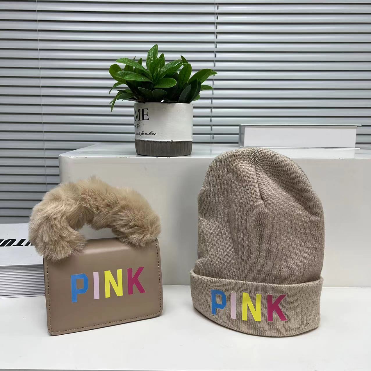 PINK Hat & Purse Set - Dreamcatchers Reality